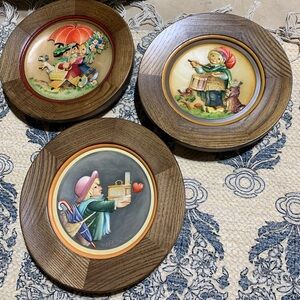 Charming Vintage Anri Italian Wood collectors plates